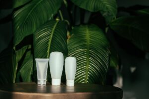 Cosmética sostenible en España, ingredientes a evitar y alternativas responsables