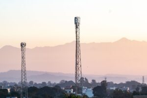El despliegue de redes 5G en zonas rurales abre oportunidades y plantea barreras