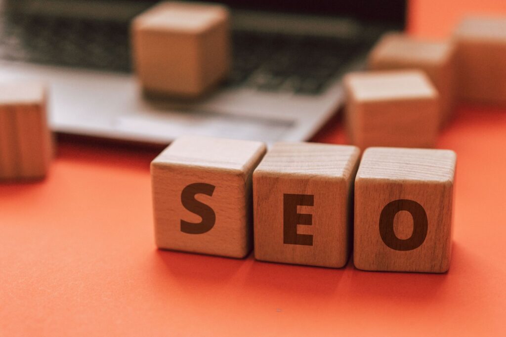 Cómo elegir una agencia SEO: criterios prácticos para Madrid, CDMX y Monterrey